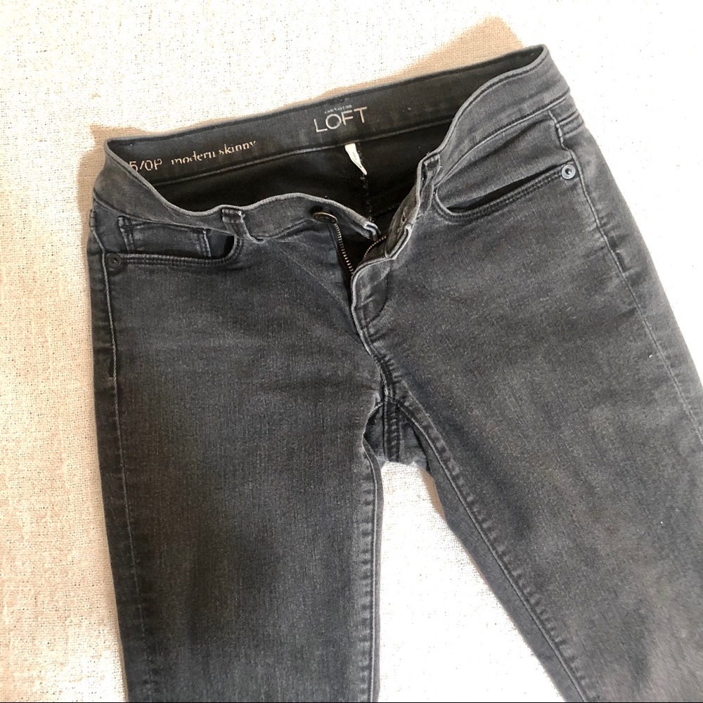LOFT|CHARCOAL COLORED SKINNY ANKLE JEAN|25/0P